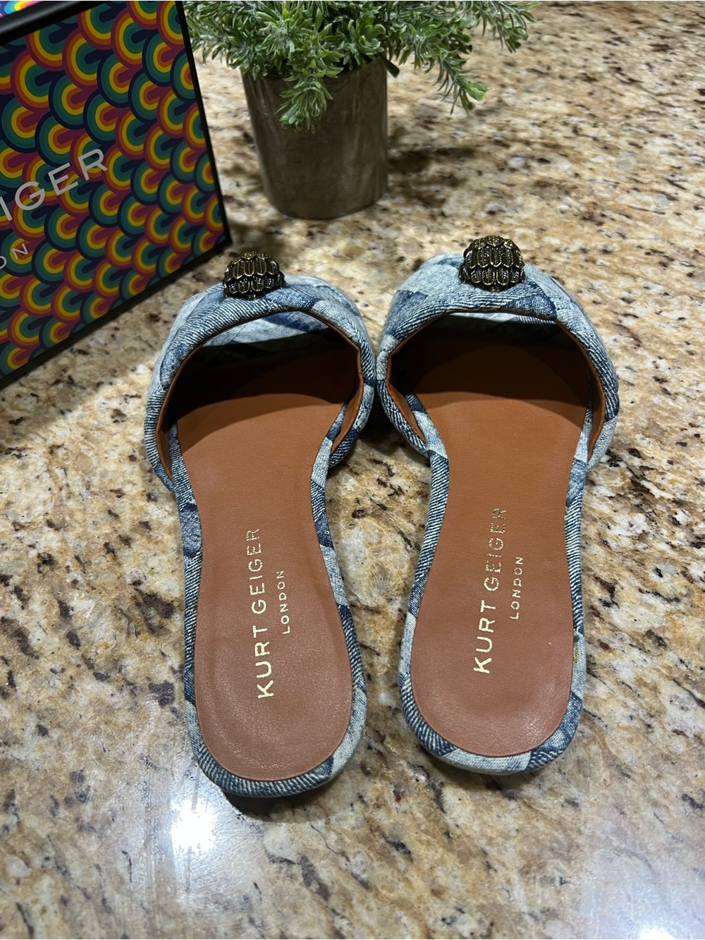 Kurt Geiger London Quilted Denim 
KENSINGTON FLAT SANDAL w/ Gold Emblem 39 - Picture 9 of 12